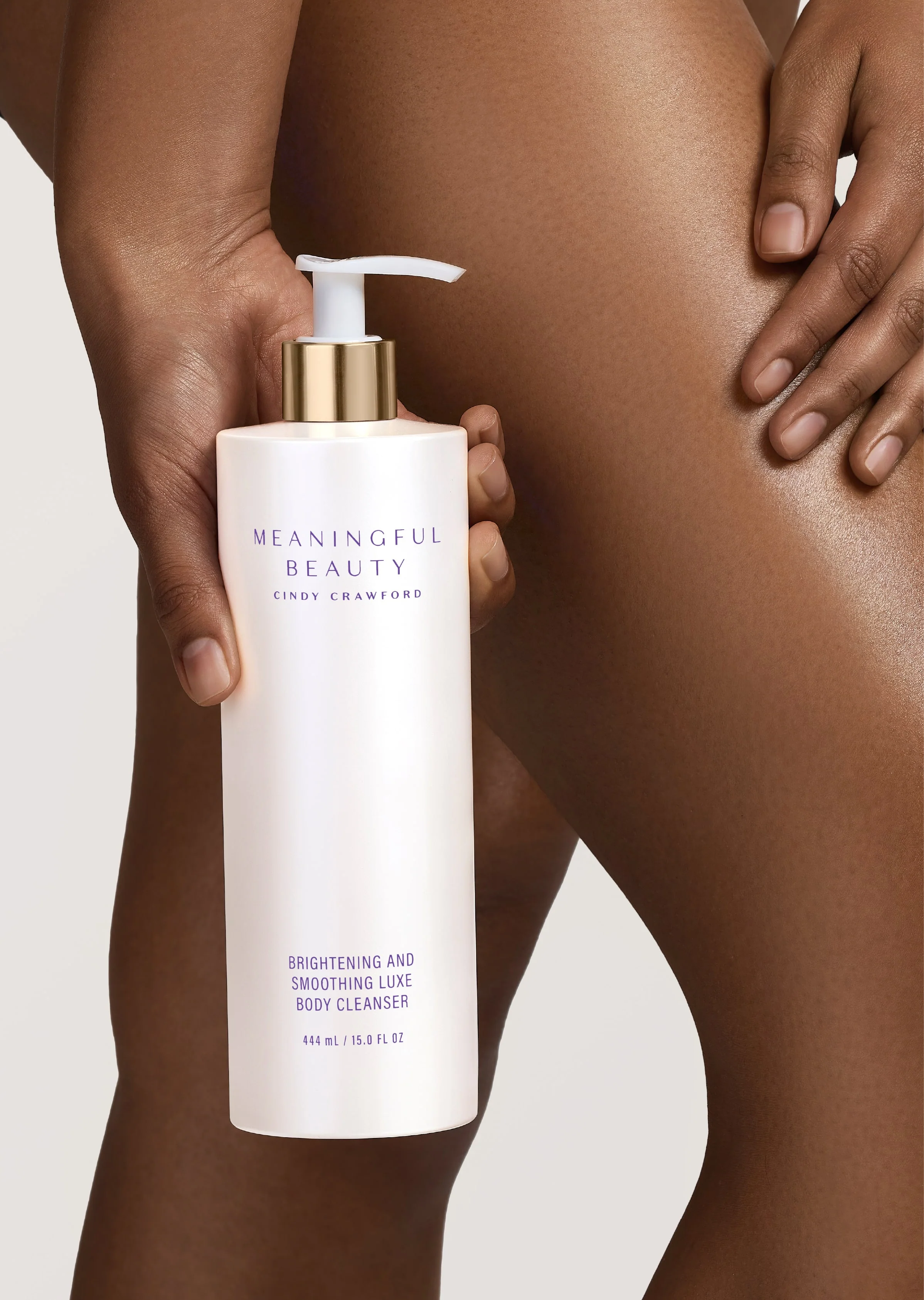 Brightening and Smoothing Luxe Body Cleanser - Image 5